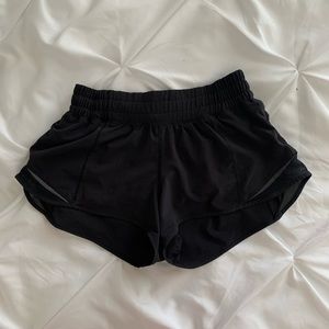 Lululemon Hotty Hot short 2.5”